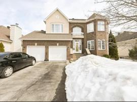 Leila`s place-Basement apartment in private home, hotel in Gatineau