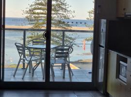 The Entrance Superb Apartment The Entrance NSW with Ocean - Lake Views, hotel di The Entrance