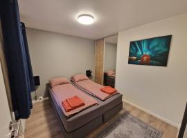 Northern living 1 room with shared bathroom, cheap hotel in Tromsø