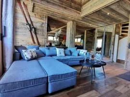 Chalet cozy à 4* avec cheminée, WiFi, et balcon proche des pistes aux Gets - FR-1-598-89