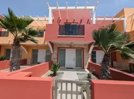 Large Townhouse close to Beach