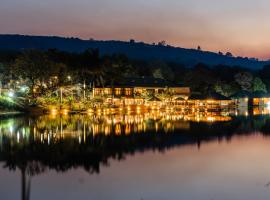 Bambuu Lakeside Lodge: Hazyview şehrinde bir otel