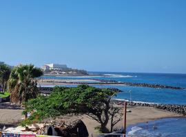 Nicole, 2 bedrooms apartment in Playa de las Américas, hotel din Playa de las Americas