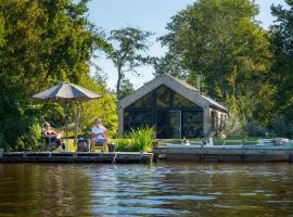 Pean-buiten Waterlodges, kæledyrsvenligt hotel i Nes