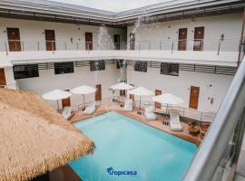 Tropicasa Coron Resort & Hotel, хотел в Корон