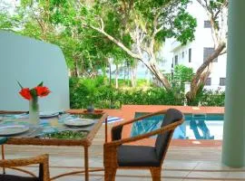 The Pool House & The Colobus House, Bella Seaview, Diani Beach, Kenya