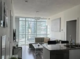 Newly updated 2BR, 2Bath & Den in Downtown Toronto beside Union Station & Scotia Bank Arena!