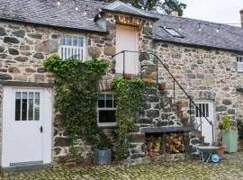 Tal Y Bont Uchaf Courtyard