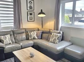 Contemporary Highland Cottage, hotell i Invergordon