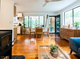 Avoca Beach में, होटल Woodlands Seaside - An Avoca Beach Retreat with Separate Studio