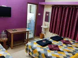 DANDELI CROCODILE EDGE HOME STAY