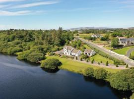 Simply Donegal Adrihidbeg Cottage, 5 žvaigždučių viešbutis mieste Danglou