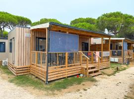 Estivo Premium Deluxe mobile homes on Camping Malibu Beach, khu cắm trại ở Lido di Jesolo