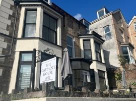 The Captain's House, B&B in Looe