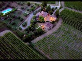 LOCANDA PODERE LE VIGNE、ラッダ・イン・キャンティのホテル