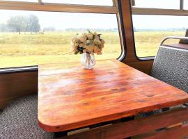 Bus home wonderwander farmstay, фермерський будинок у місті Raworth