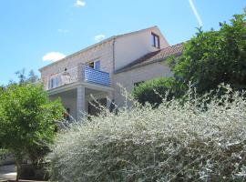 Dzīvoklis Apartments Blue Sky pilsētā Korčula