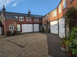 Lovely Stable mews in hidden location