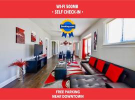 The Rubi Lounge - Spacious Brooklyn Centre Modern Escape Near Downtown With Parking, 300MB WiFi & Self Check-In, αγροικία στο Κλίβελαντ