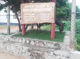 Donkey clinic and education center, khách sạn ở Mannar