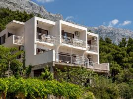 Apartments with a parking space Baska Voda, Makarska - 301, hotell sihtkohas Baška Voda