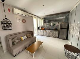 Private Cozy House in Pakuwon, hotel em Surabaya