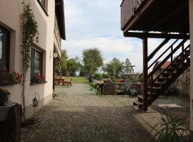 Ferienwohnung Brunow "In der Natur Zuhause", estancia rural en Neundorf