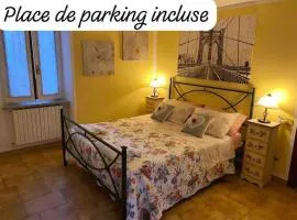 Ca Lina Lecco spacious apartment with parking space