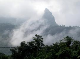 Camp Agastya Karjat Bhimashankar, hotel v destinaci Karjat