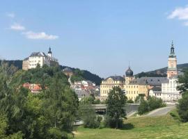 Ferienwohnung über Greiz, hotel v mestu Greiz