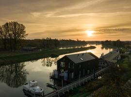 Apartamenty Kapitańskie - Pływające, hotel en Oława