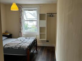 Nice and Pleasant, hotel en Thornton Heath