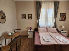 RoomsApartments PopCOURT, hotell i Pančevo