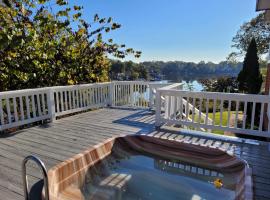 Serene 5 Bedroom Waterfront Retreat Near BWI, hotel in Glen Burnie