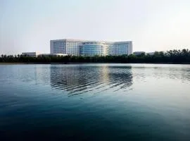 Renaissance Tianjin Lakeview Hotel