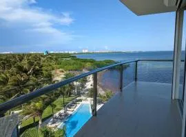 Peninsula Luxury Apartments with ocean front and espectacular views