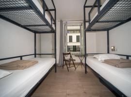 Enjoy Hostel, hotel di Paris