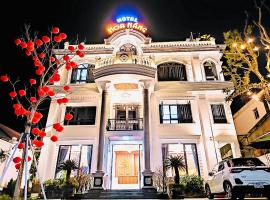 Hotel Hoa Nắng, хотел в Бао Лок