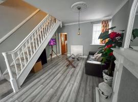 Spacious Retreat - Remote Worker & Family Friendly, hôtel à Portsmouth