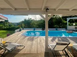 Spacieuse VILLA COROSSOL avec piscine