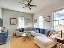 Cloud 9 on the Gulf, 1 Mi to Beach Pet Friendly, hotelli kohteessa Bay Saint Louis