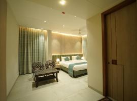 HOTEL LAKSH, hotell i Raipur