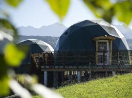 Góralski Harem Osada Glamp & Glass z Jacuzzi i Balią, Zelt-Lodge in Zakopane