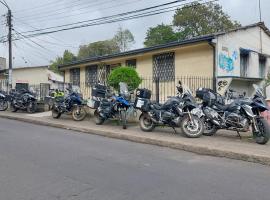 Acogedora casa muy cerca al centro histórico de Popayán、ポパヤンのコテージ