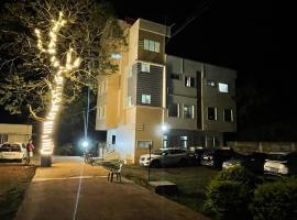 Naksha Tree Hotel -Yelagiri Hills, hotel en Yelagiri