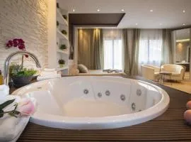 Romantic apartment for couples with Jacuzzi