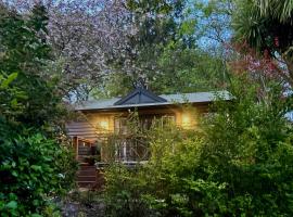 Mountain Cottage in Dandenong Ranges, спа-готель у місті Маунт-Данденонґ