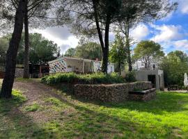 Viesnīca ar baseinu Stone Garden, Casa en plena naturaleza pilsētā Uceda