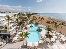 Plus Fariones Suite Hotel: Puerto del Carmen'de bir otel