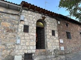 Bodega típica en El Molar sin camas ni dormitorios, hotel en El Molar